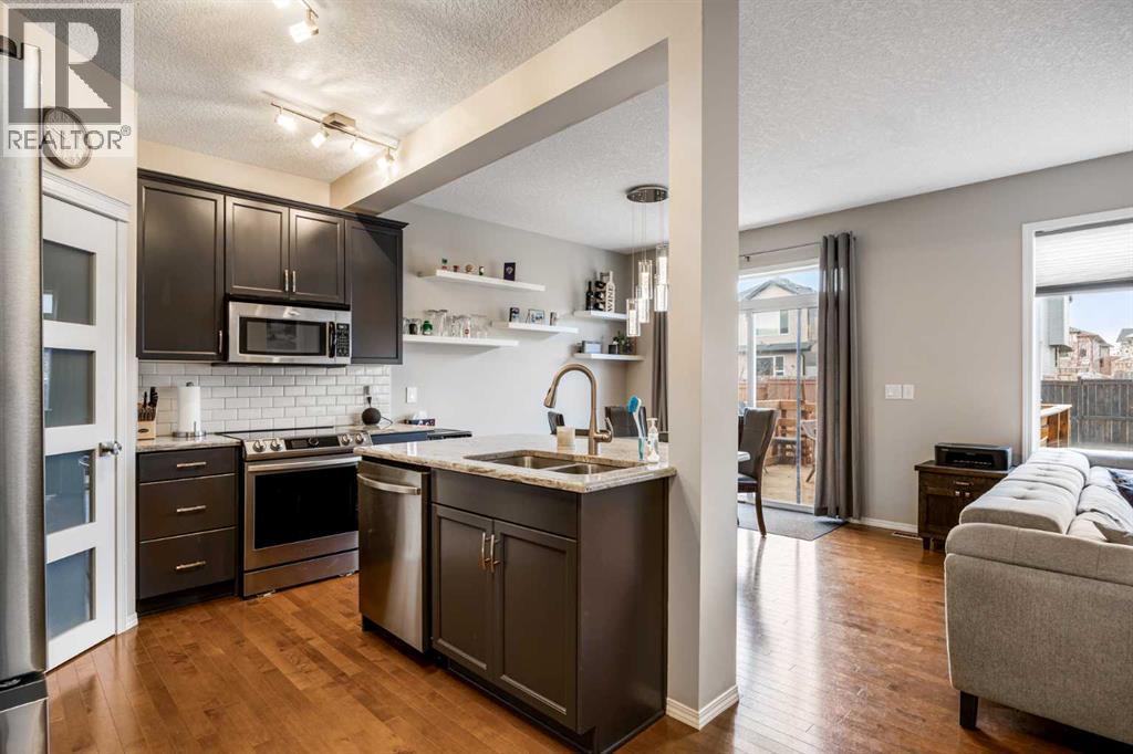 526 New Brighton Drive Se, Calgary, Alberta  T2Z 0N8 - Photo 3 - A2285484