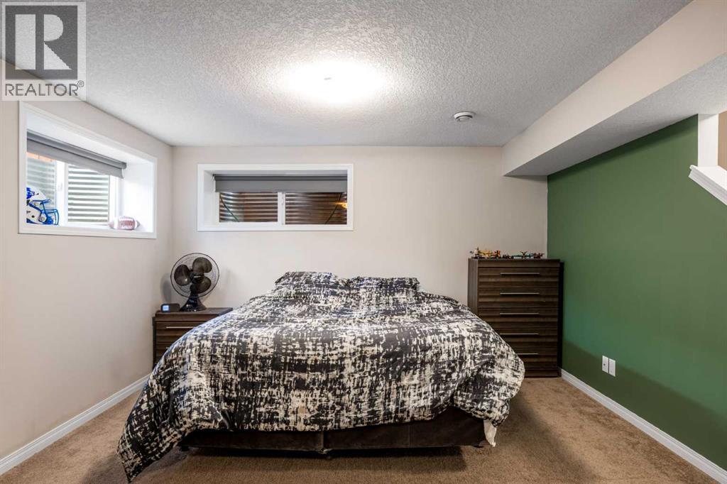 526 New Brighton Drive Se, Calgary, Alberta  T2Z 0N8 - Photo 32 - A2285484