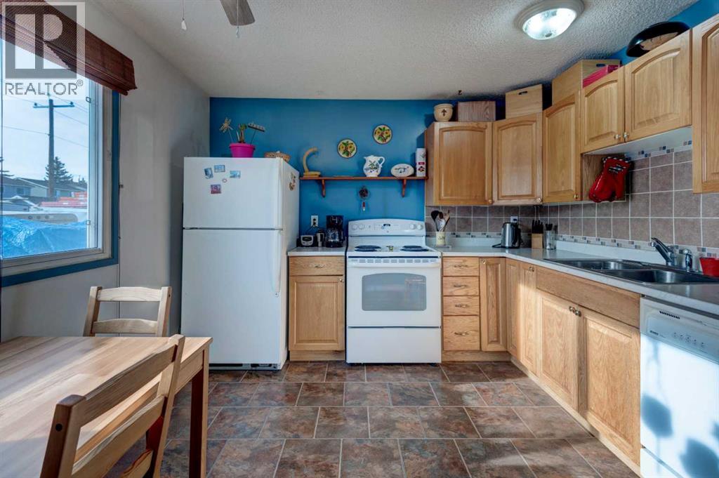 59 Erin Woods Place Se, Calgary, Alberta  T2B 2W5 - Photo 12 - A2286289