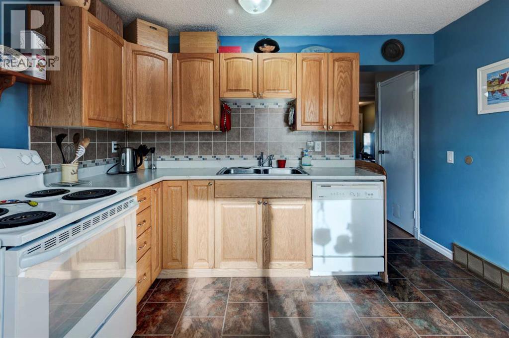 59 Erin Woods Place Se, Calgary, Alberta  T2B 2W5 - Photo 13 - A2286289