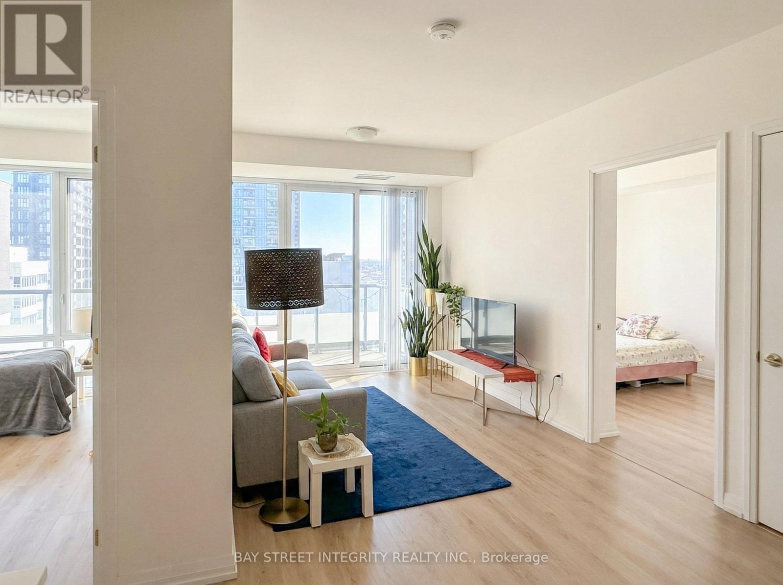 2010 - 25 Holly Street, Toronto, Ontario  M4S 0E3 - Photo 3 - C12788666