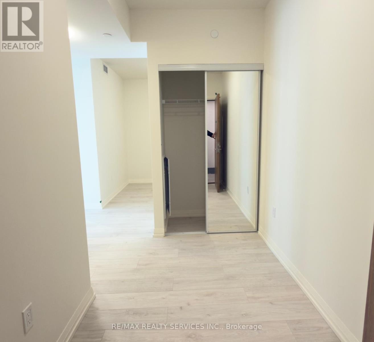 2412 - 27 Korda Gate, Vaughan, Ontario  L4K 0P6 - Photo 16 - N12788644