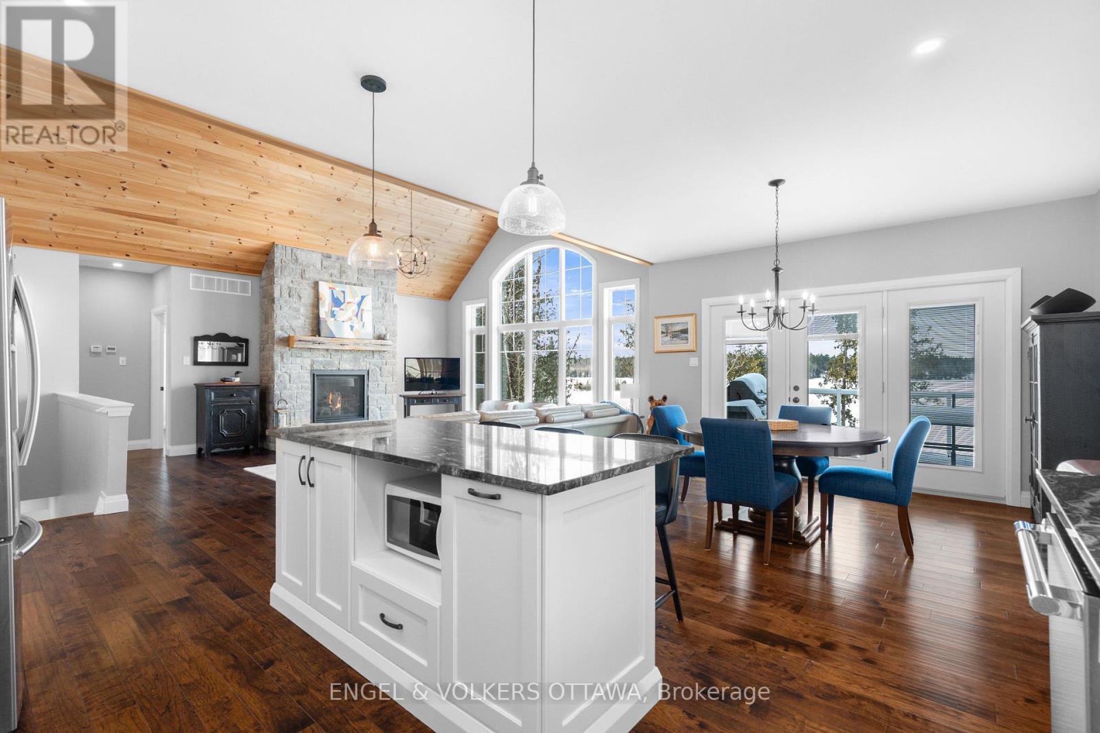 310 Calling Loon Lane, Lanark Highlands, Ontario  K0A 3L0 - Photo 11 - X12787738