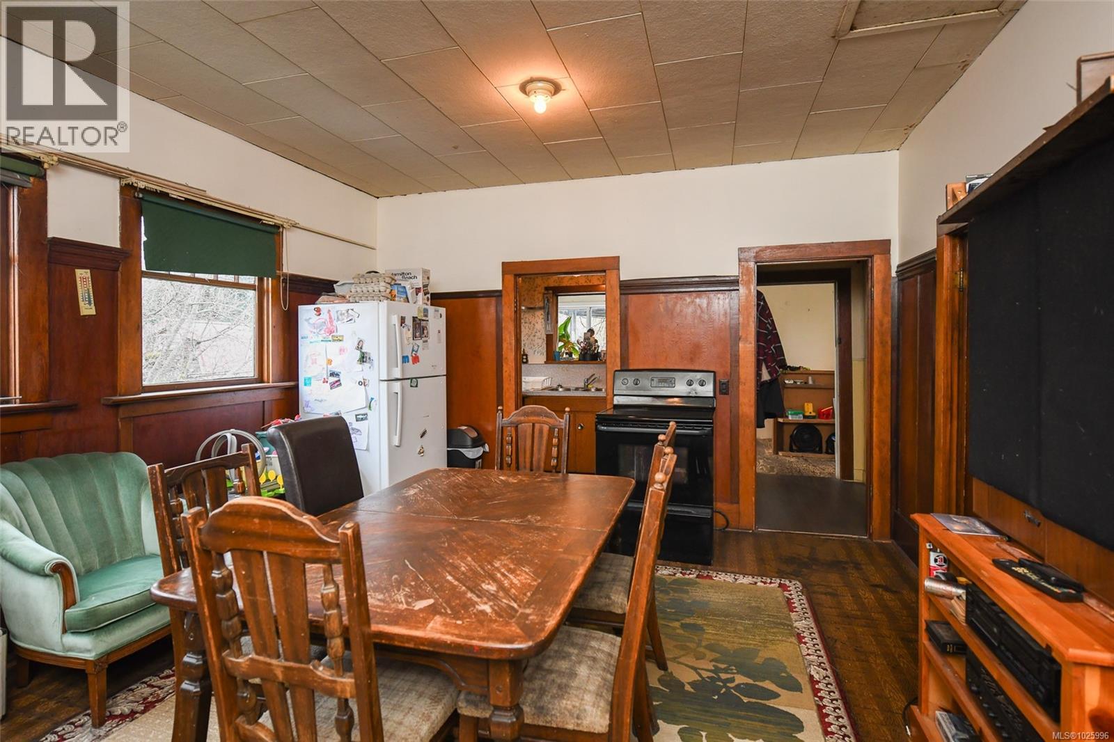 2745 Derwent Ave, Cumberland, British Columbia  V0R 1S0 - Photo 11 - 1025996