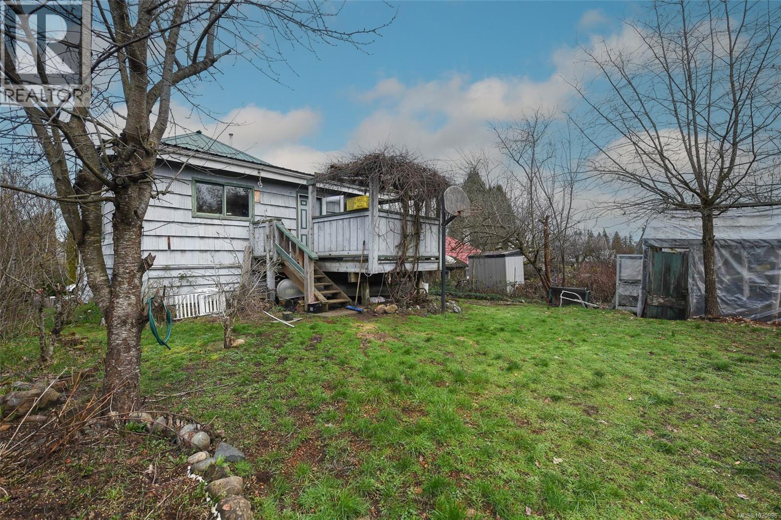 2745 Derwent Ave, Cumberland, British Columbia  V0R 1S0 - Photo 2 - 1025996