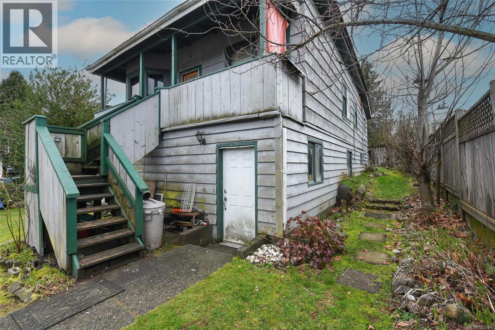 2745 Derwent Ave, Cumberland, British Columbia  V0R 1S0 - Photo 3 - 1025996