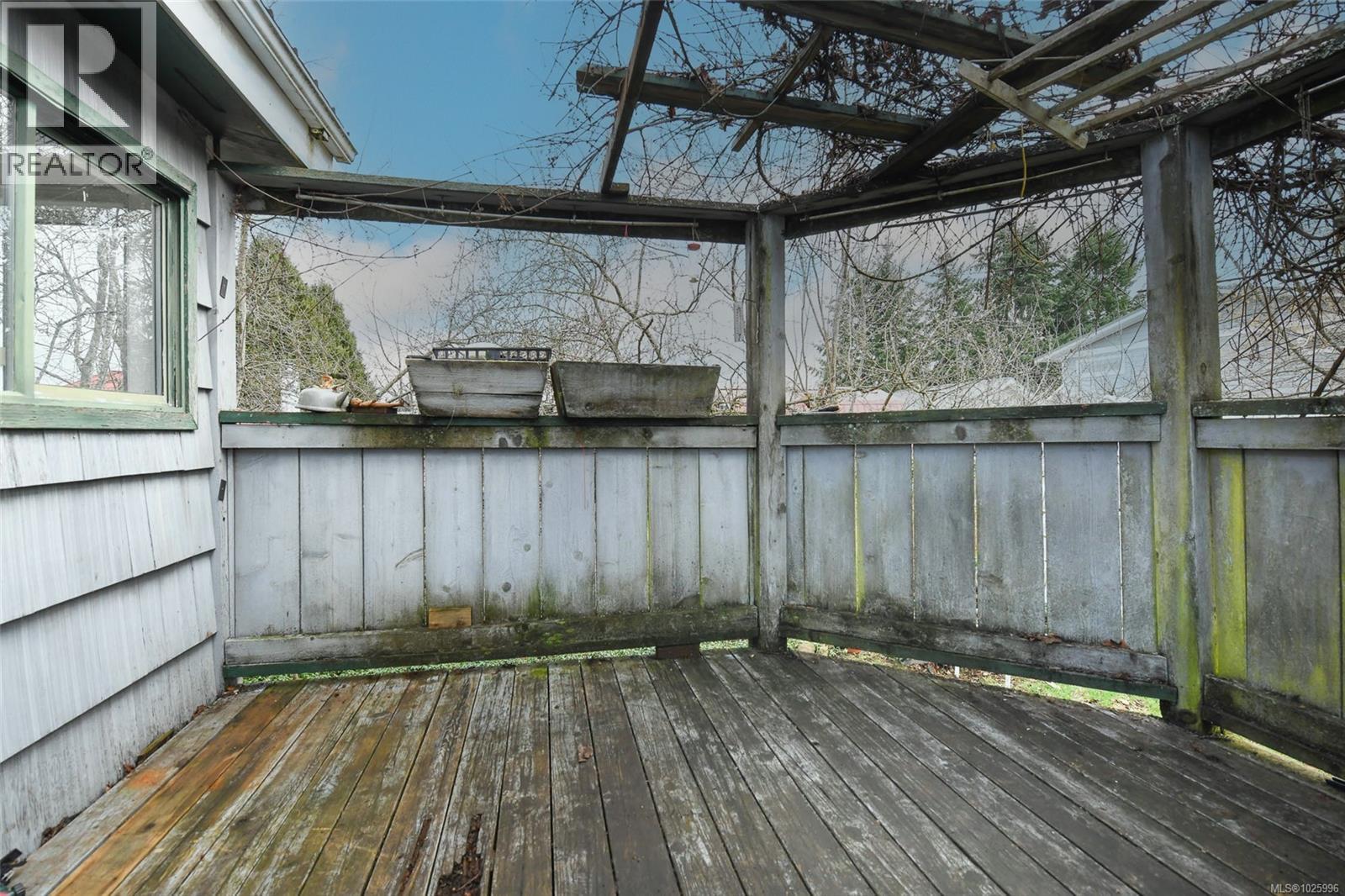 2745 Derwent Ave, Cumberland, British Columbia  V0R 1S0 - Photo 6 - 1025996