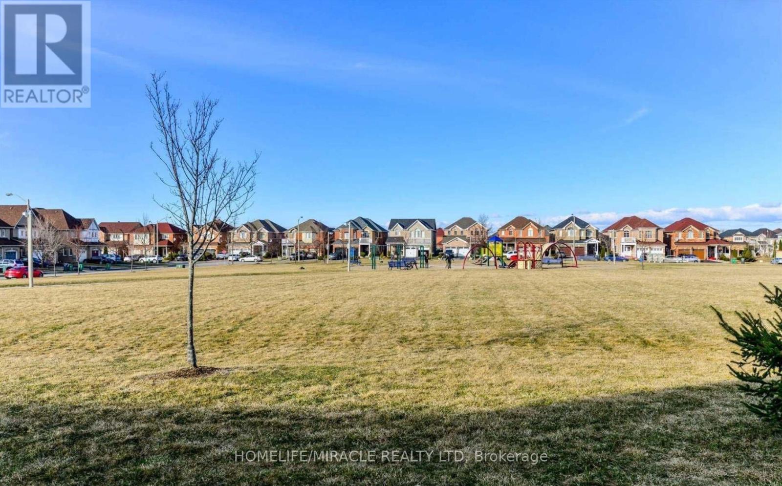 48 Stirrup Court, Brampton, Ontario  L6X 5A2 - Photo 3 - W12788608