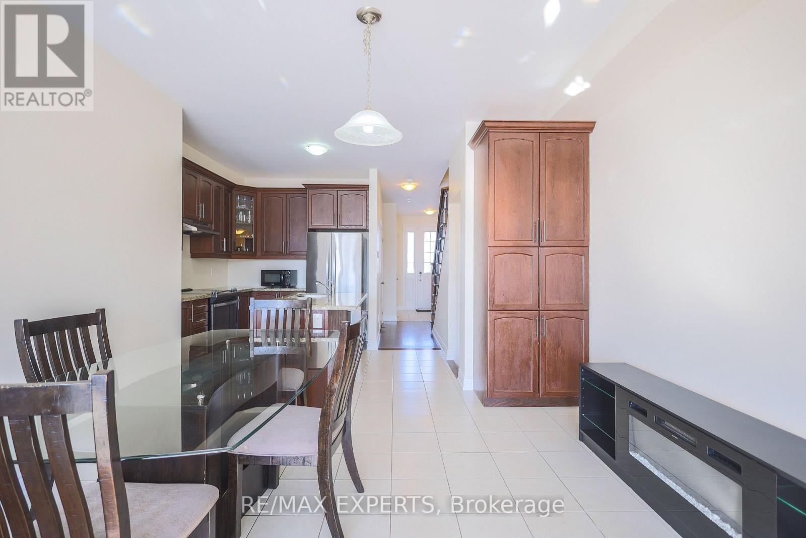 27 Hogan Manor Drive, Brampton, Ontario  L7A 4V3 - Photo 15 - W12788628