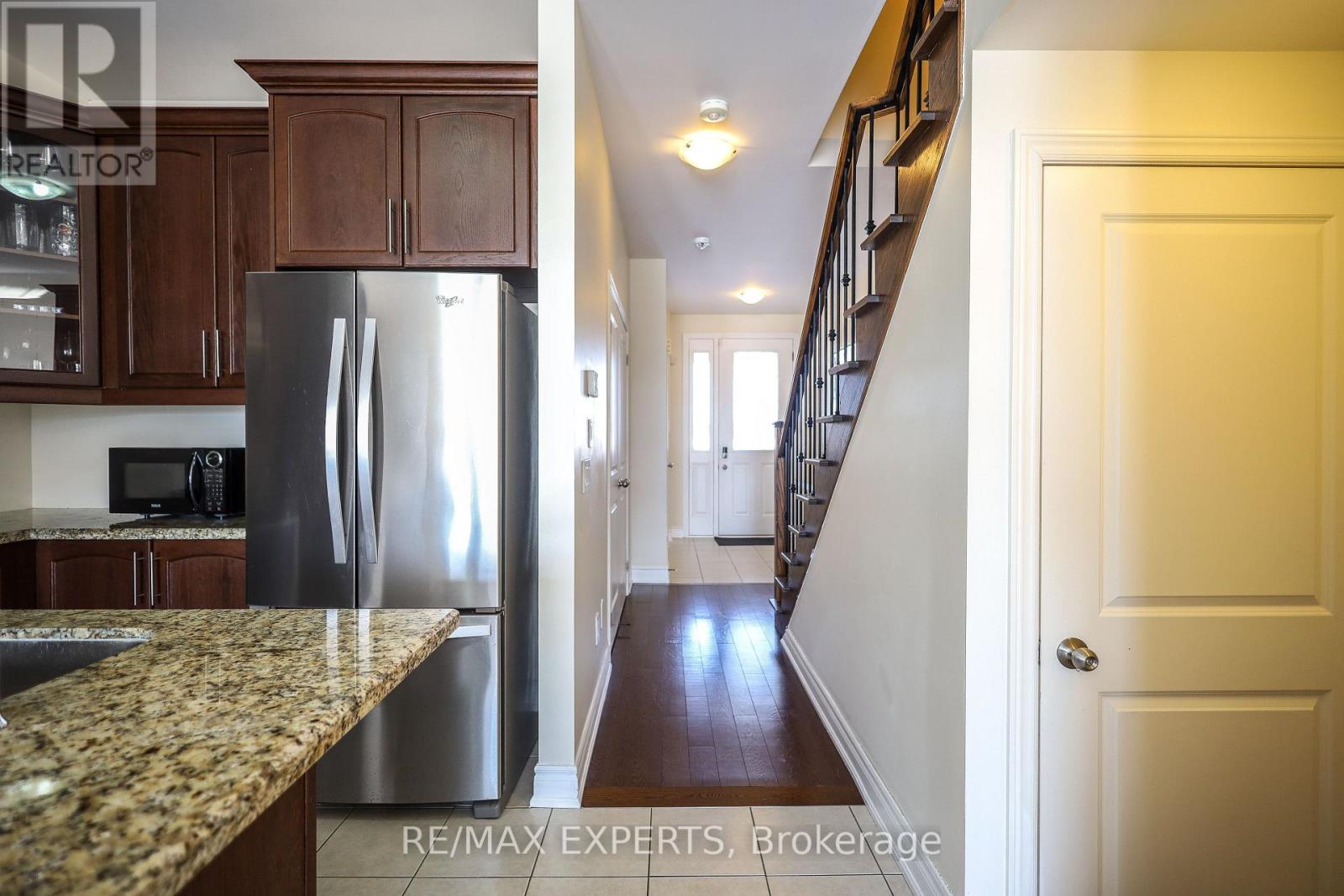 27 Hogan Manor Drive, Brampton, Ontario  L7A 4V3 - Photo 21 - W12788628