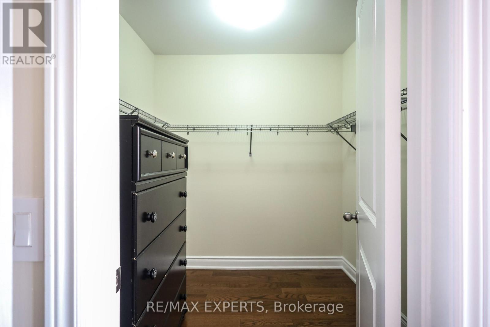 27 Hogan Manor Drive, Brampton, Ontario  L7A 4V3 - Photo 34 - W12788628