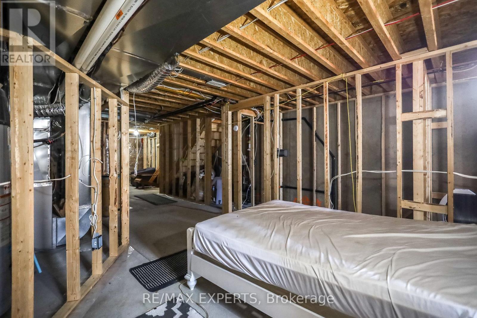 27 Hogan Manor Drive, Brampton, Ontario  L7A 4V3 - Photo 43 - W12788628