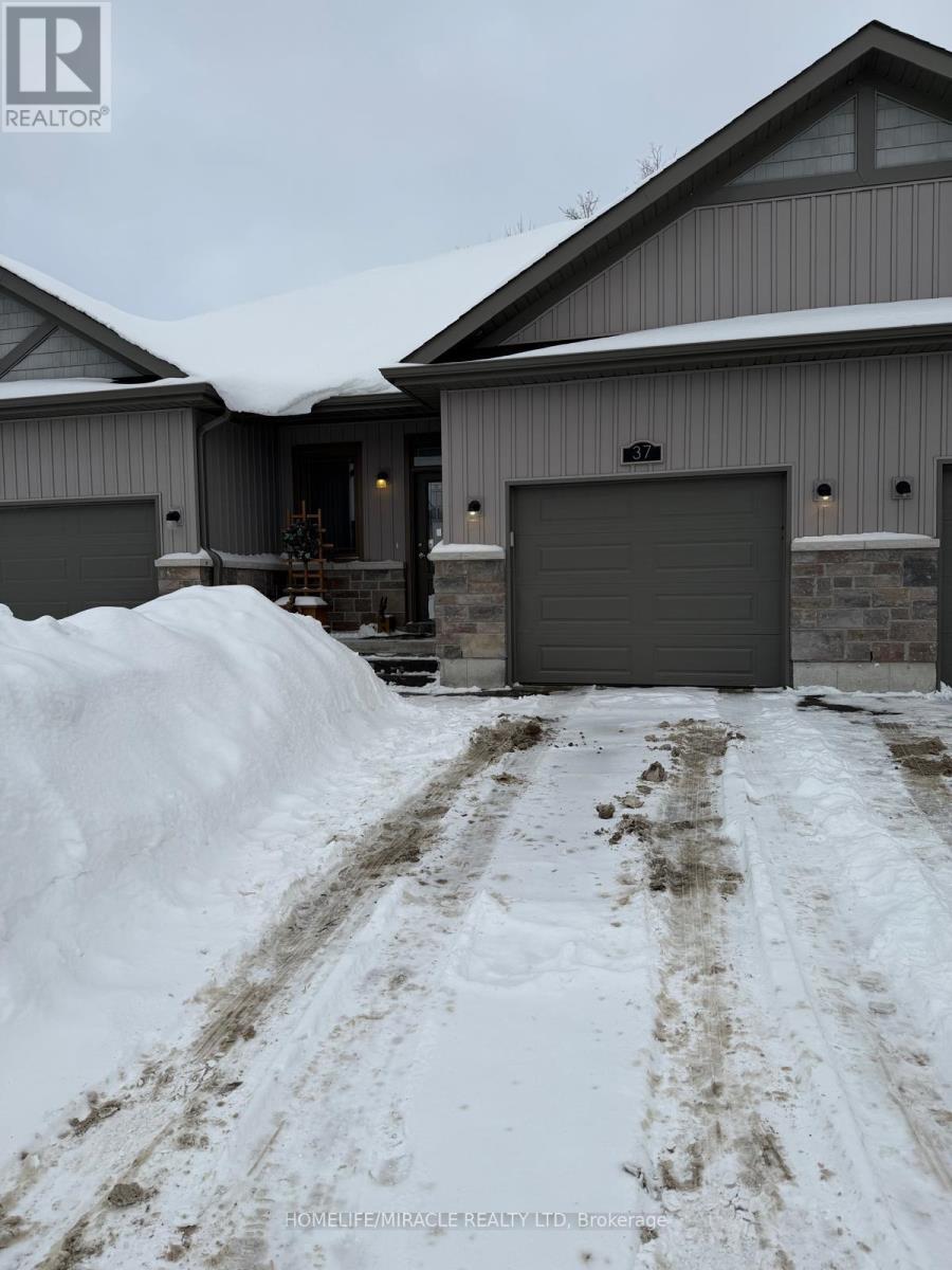 37 Ledgerock Court, Quinte West (Sidney Ward), Ontario  K8R 1G3 - Photo 2 - X12788642