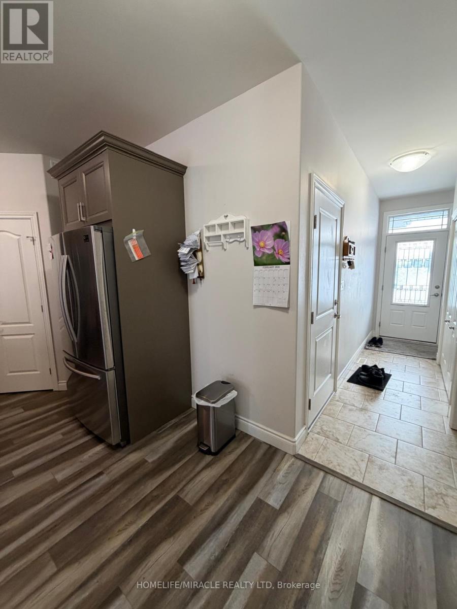 37 Ledgerock Court, Quinte West (Sidney Ward), Ontario  K8R 1G3 - Photo 6 - X12788642