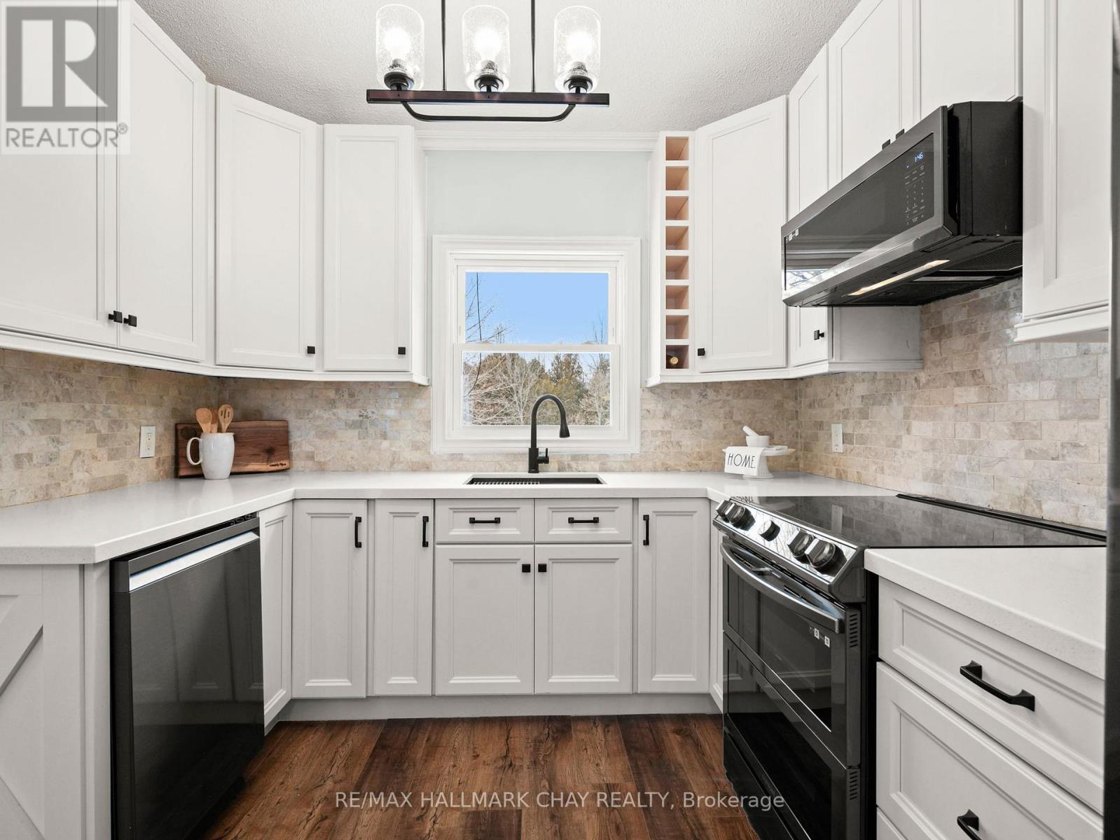 1 Pine River Crescent, Mulmur, Ontario  L9V 3H2 - Photo 8 - X12788670