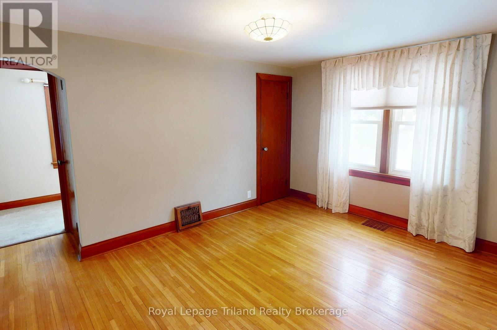 291 Harris Street, Ingersoll, Ontario  N5C 1Y5 - Photo 12 - X12788696