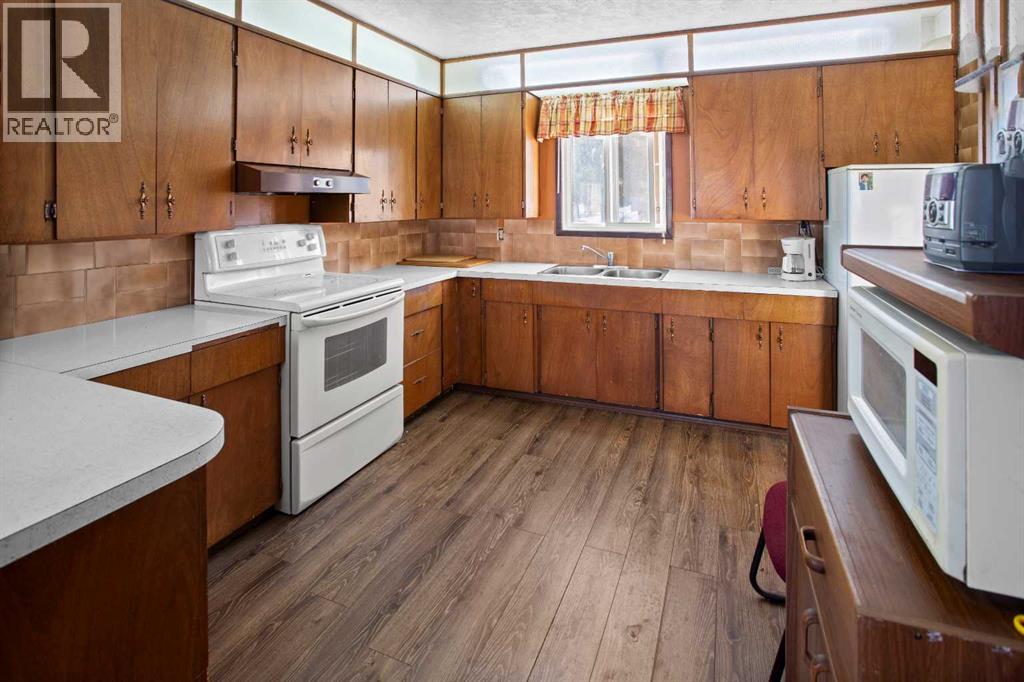 124 Main Street, Edberg, Alberta  T0B 1J0 - Photo 6 - A2282180