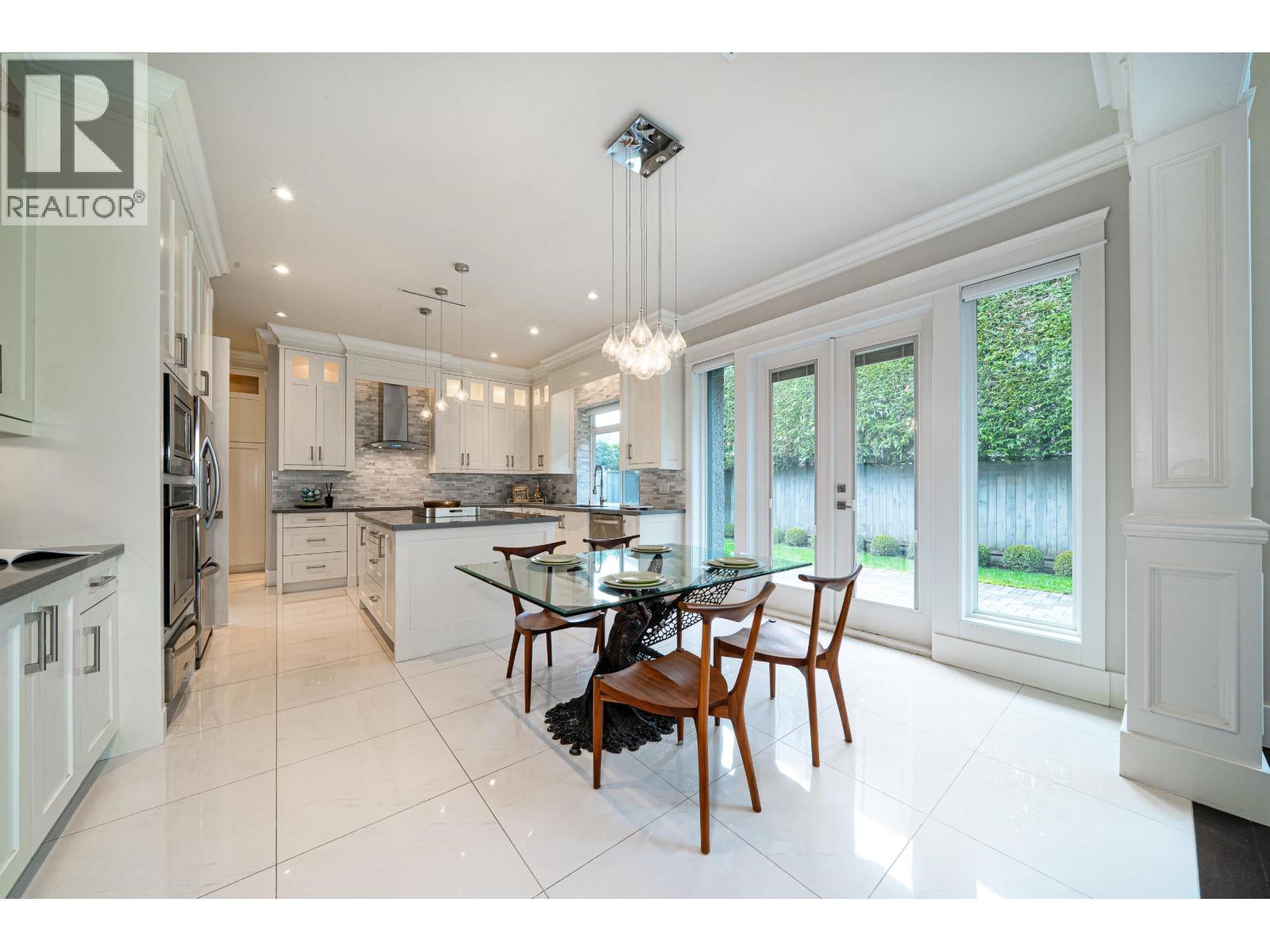 Listing Picture 10 of 39 : 9240 CHAPMOND CRESCENT, Richmond / 烈治文 - 魯藝地產 Yvonne Lu Group - MLS Medallion Club Member