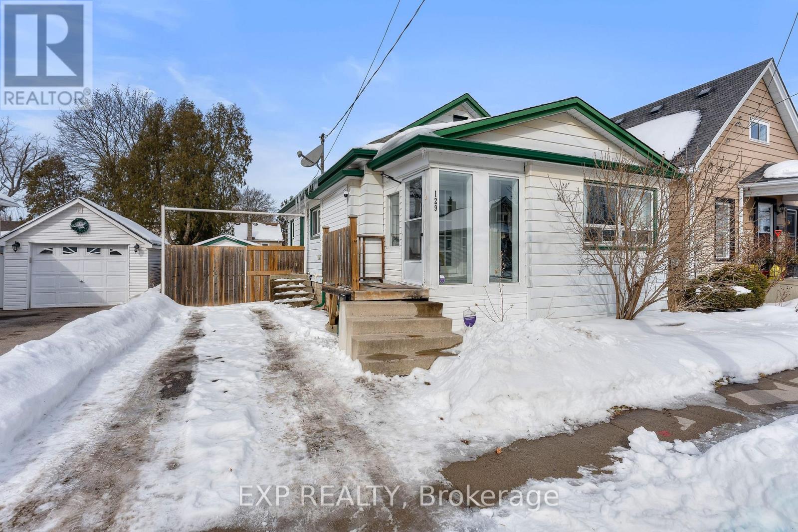 129 Beech Street, St. Catharines, Ontario  L2R 2C1 - Photo 2 - X12788712
