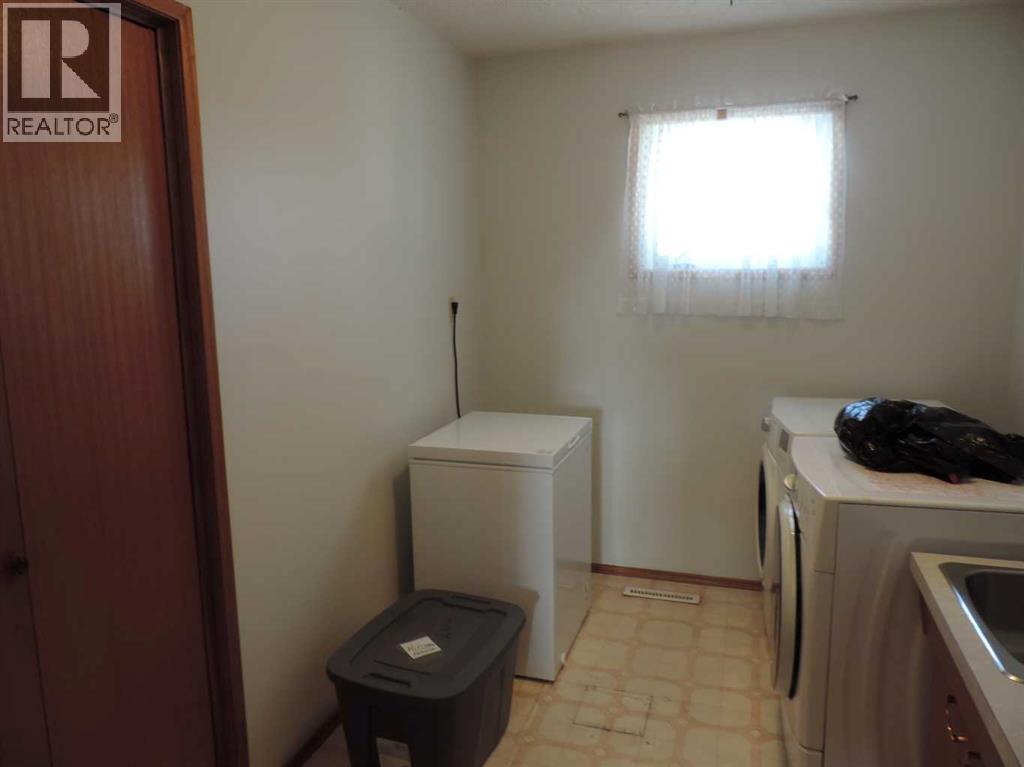 5014 51 Avenue, Rimbey, Alberta  T0C 2J0 - Photo 4 - A2285820