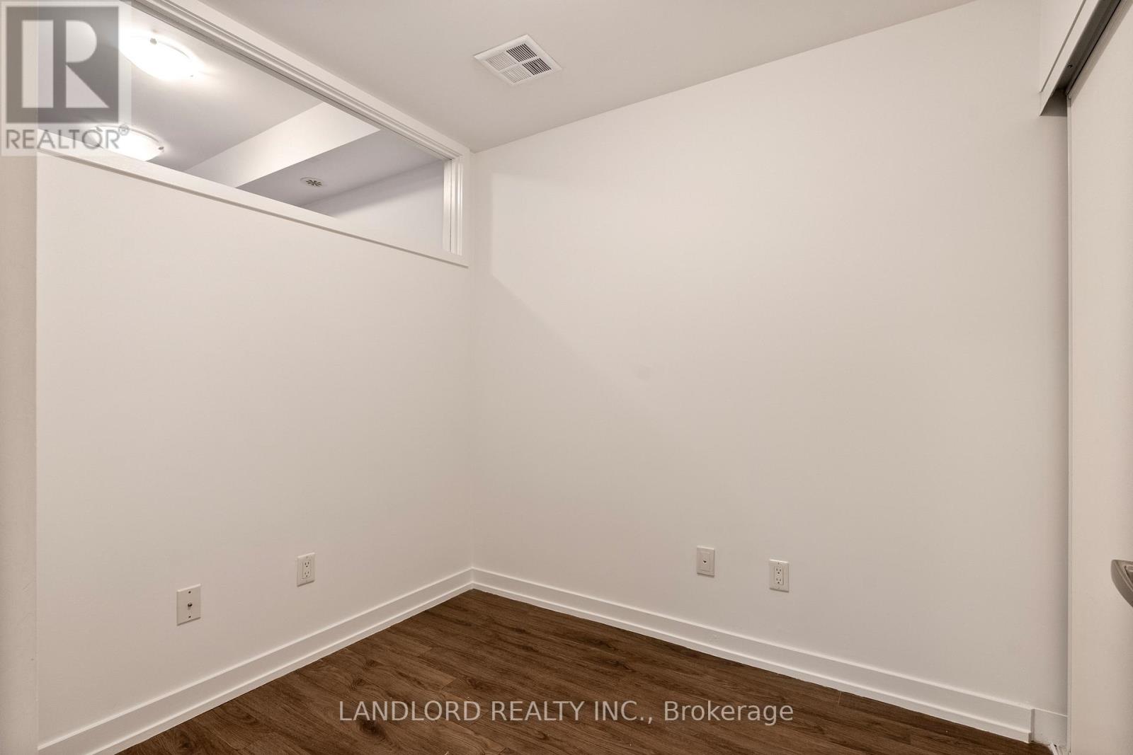 46 - 869 Wilson Avenue, Toronto, Ontario  M3K 0A4 - Photo 12 - W12788458