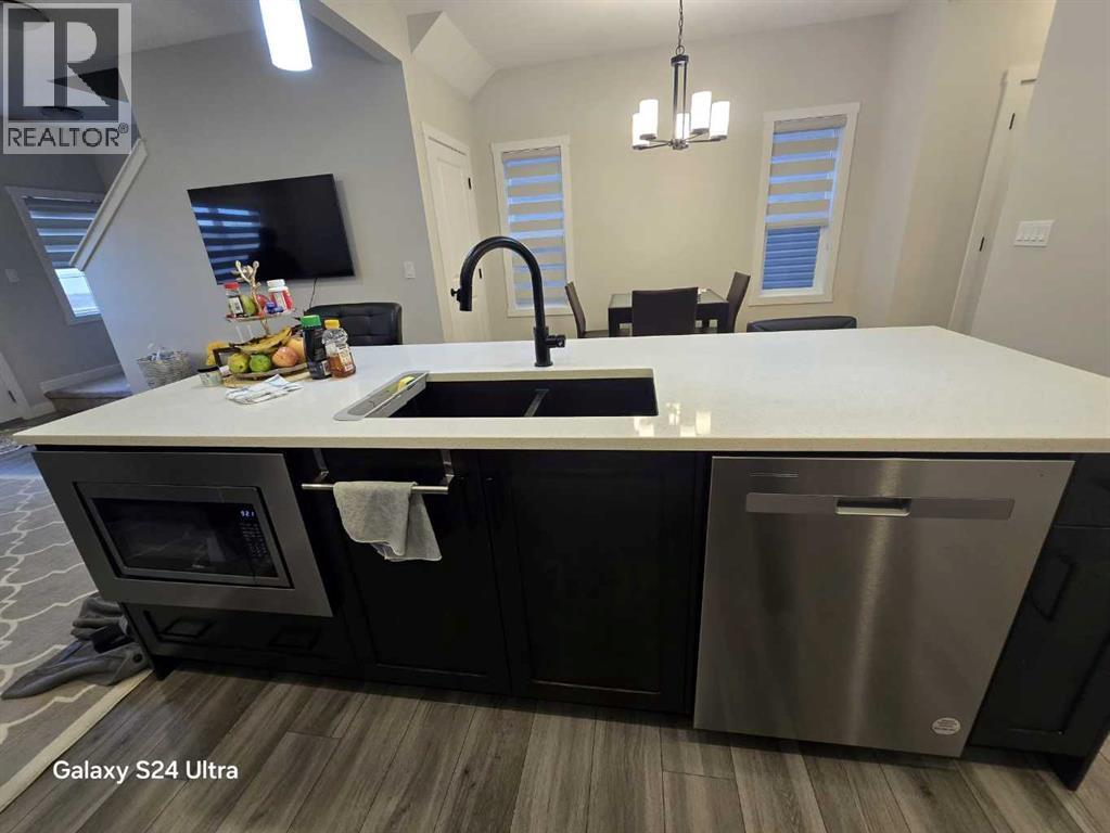 1509 Bayview Point Sw, Airdrie, Alberta  T4B 5K1 - Photo 10 - A2285478