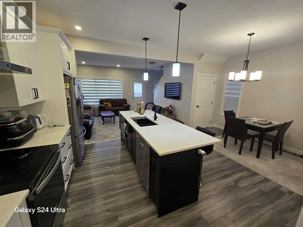 1509 Bayview Point Sw, Airdrie, Alberta  T4B 5K1 - Photo 11 - A2285478