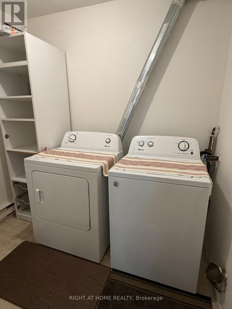 E - 1033 Cummings Avenue, Ottawa, Ontario  K1J 9K6 - Photo 13 - X12438912