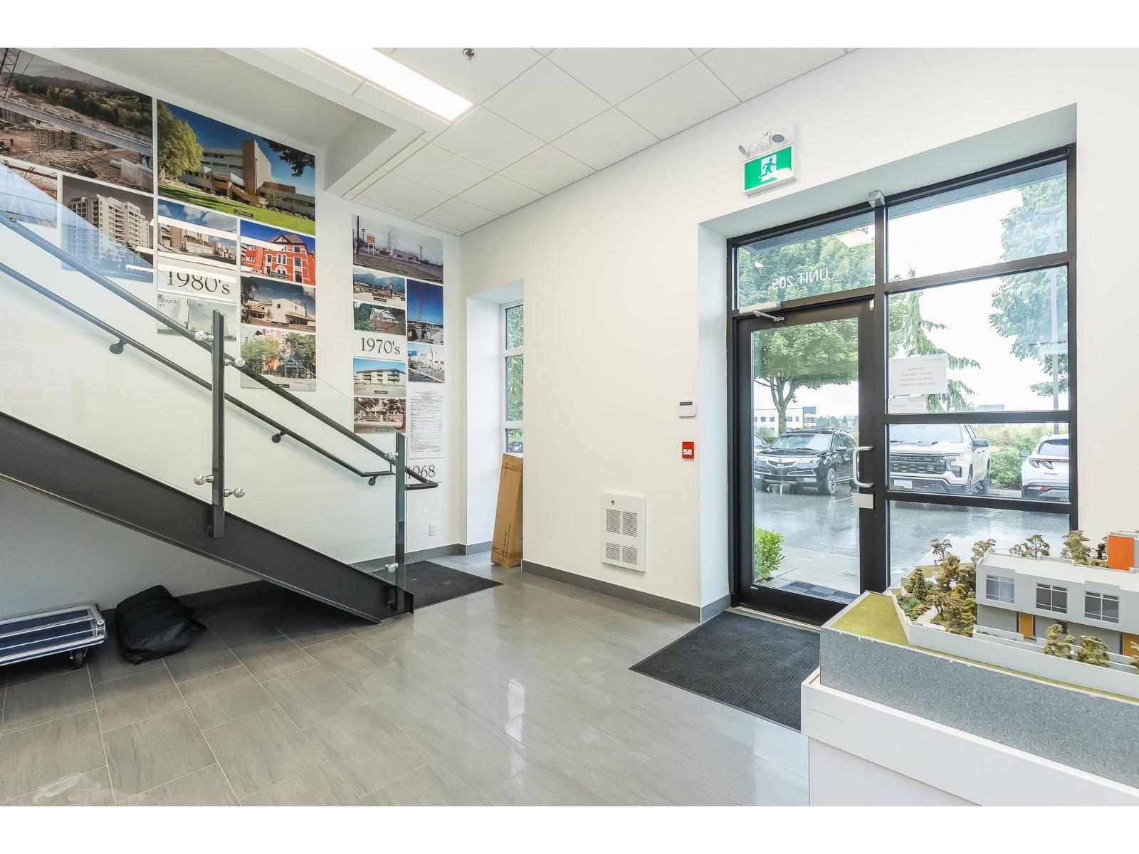 105 & 205 43995 Progress Way, West Chilliwack, Chilliwack, British Columbia  V2R 0E6 - Photo 3 - C8076208