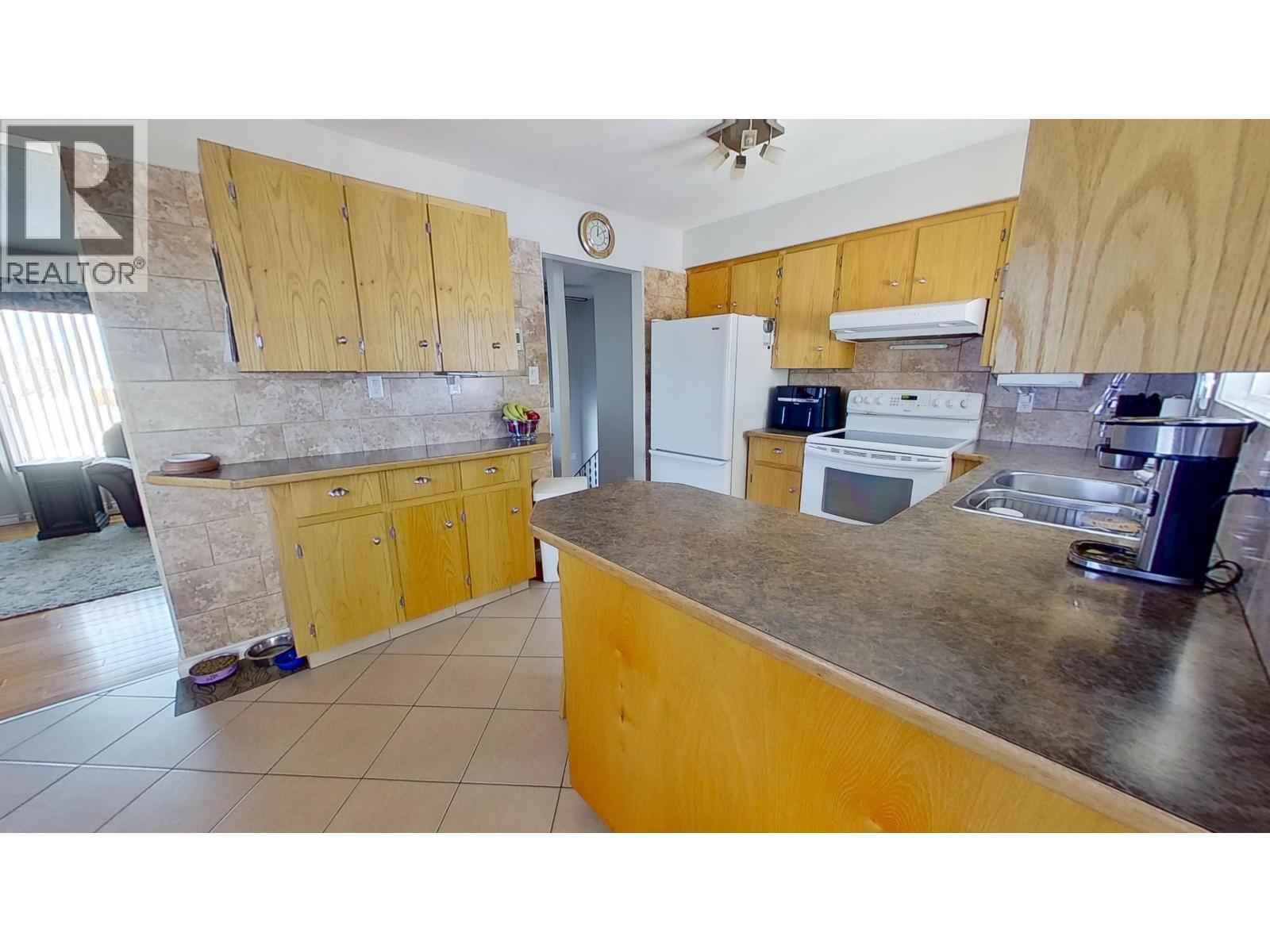 9507 104 Avenue, Fort St. John, British Columbia  V1J 2J8 - Photo 11 - R3089873