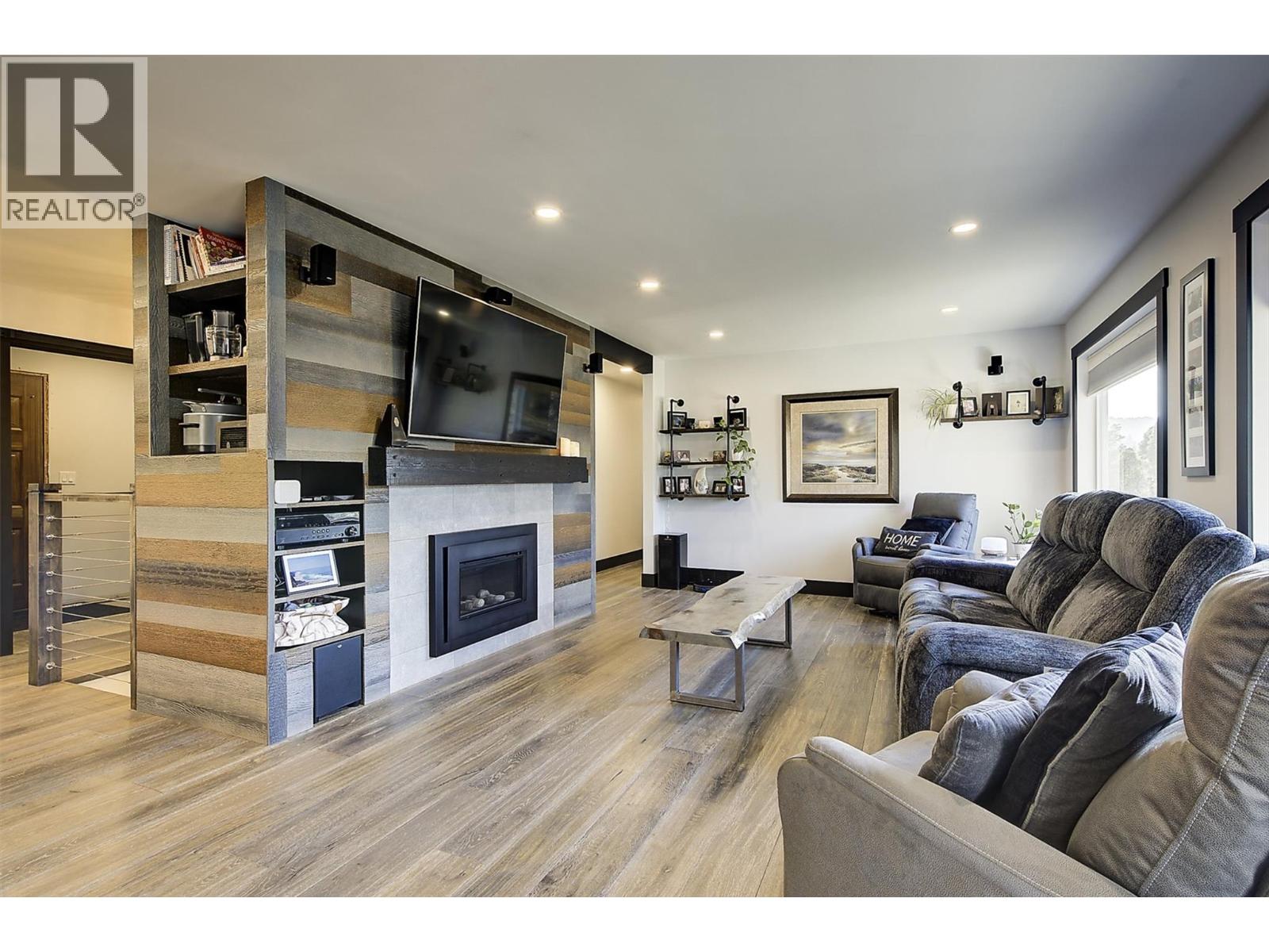 2094 Tomat Avenue, Kelowna, British Columbia  V1Z 3J2 - Photo 2 - 10375728