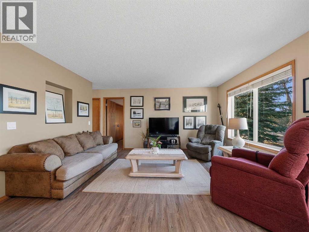 12 Deer Ridge Close Se, Calgary, Alberta  T2J 7C2 - Photo 9 - A2284269