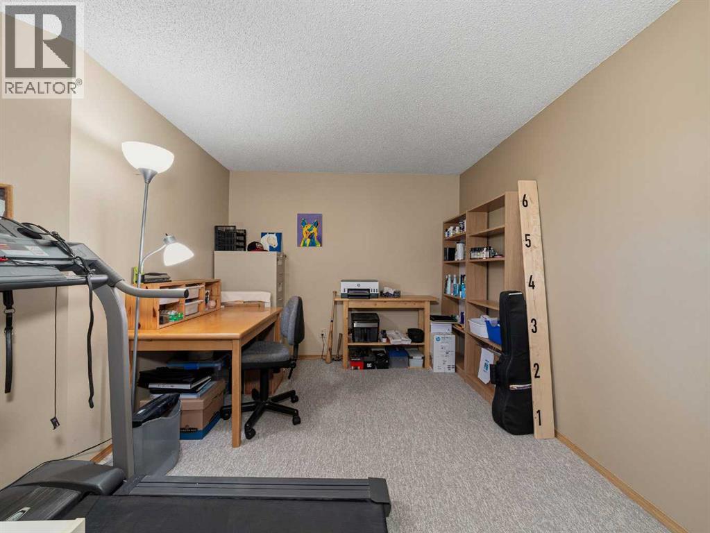 12 Deer Ridge Close Se, Calgary, Alberta  T2J 7C2 - Photo 18 - A2284269