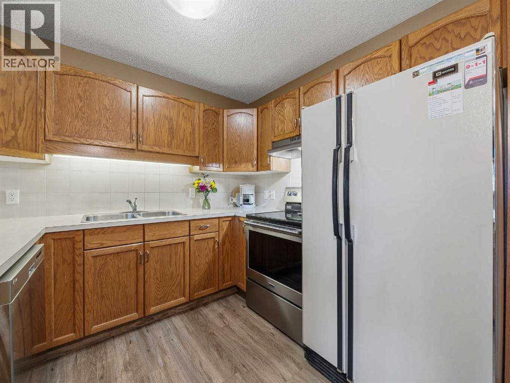 12 Deer Ridge Close Se, Calgary, Alberta  T2J 7C2 - Photo 4 - A2284269