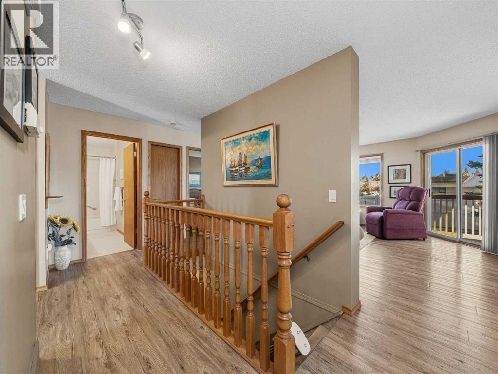 12 Deer Ridge Close Se, Calgary, Alberta  T2J 7C2 - Photo 5 - A2284269