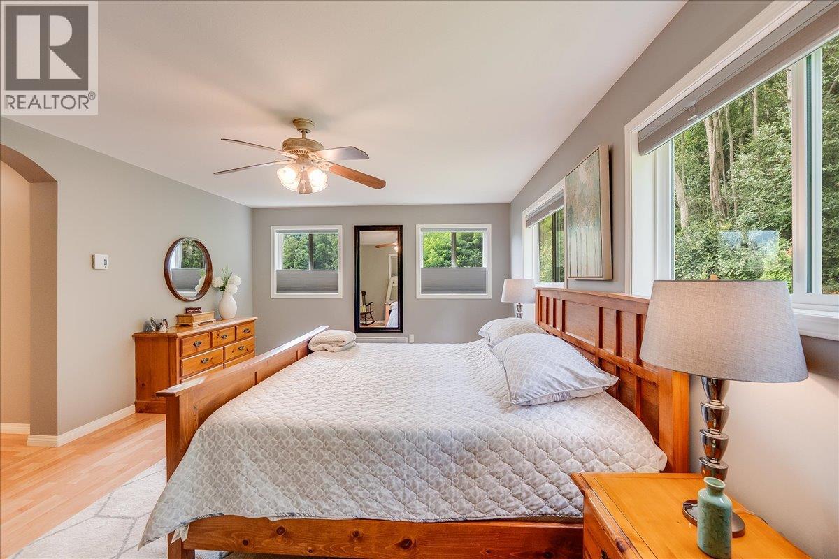 2321 Mcbride Street, Trail, British Columbia  V1R 3A6 - Photo 23 - 10375902