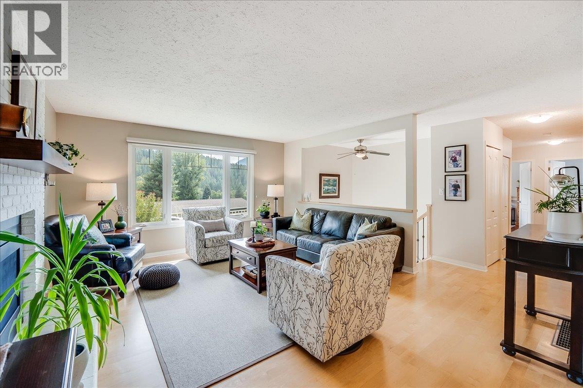 2321 Mcbride Street, Trail, British Columbia  V1R 3A6 - Photo 3 - 10375902