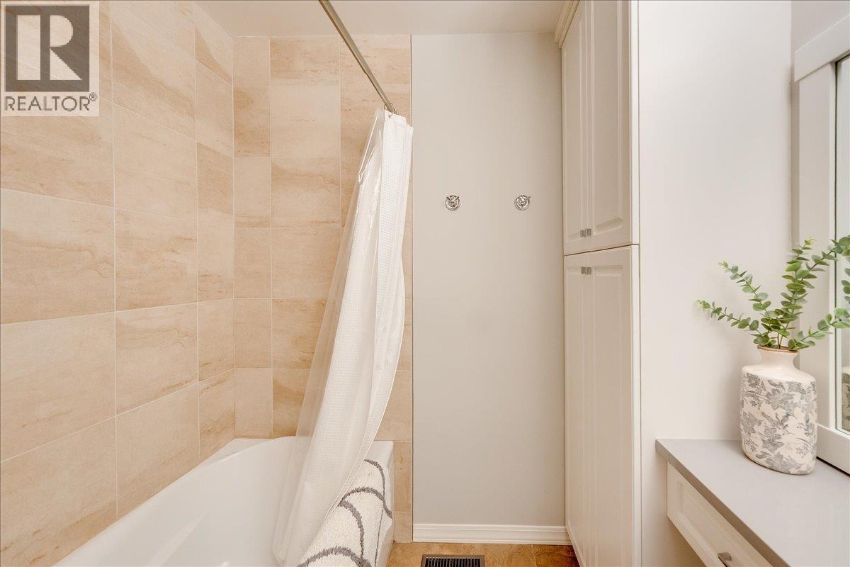 2321 Mcbride Street, Trail, British Columbia  V1R 3A6 - Photo 45 - 10375902