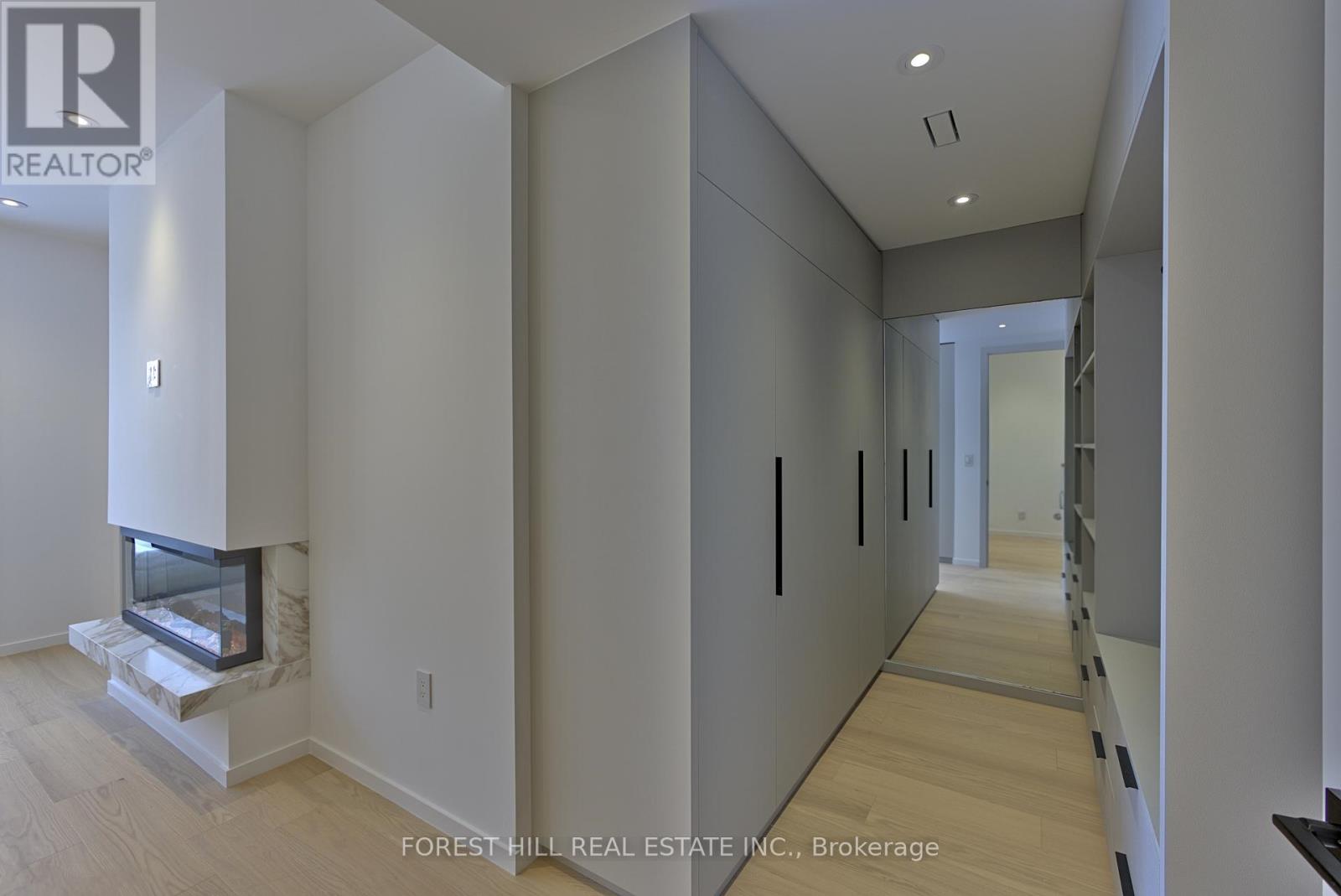 40 CAMERON AVENUE Toronto (Lansing-Westgate), ON M2N 1E1