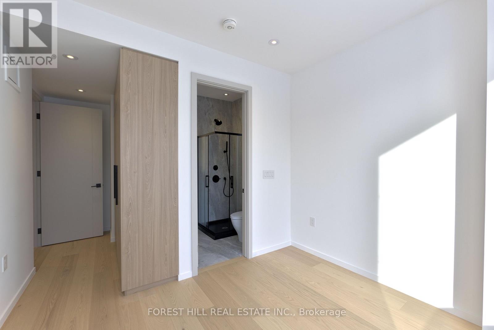 40 CAMERON AVENUE Toronto (Lansing-Westgate), ON M2N 1E1