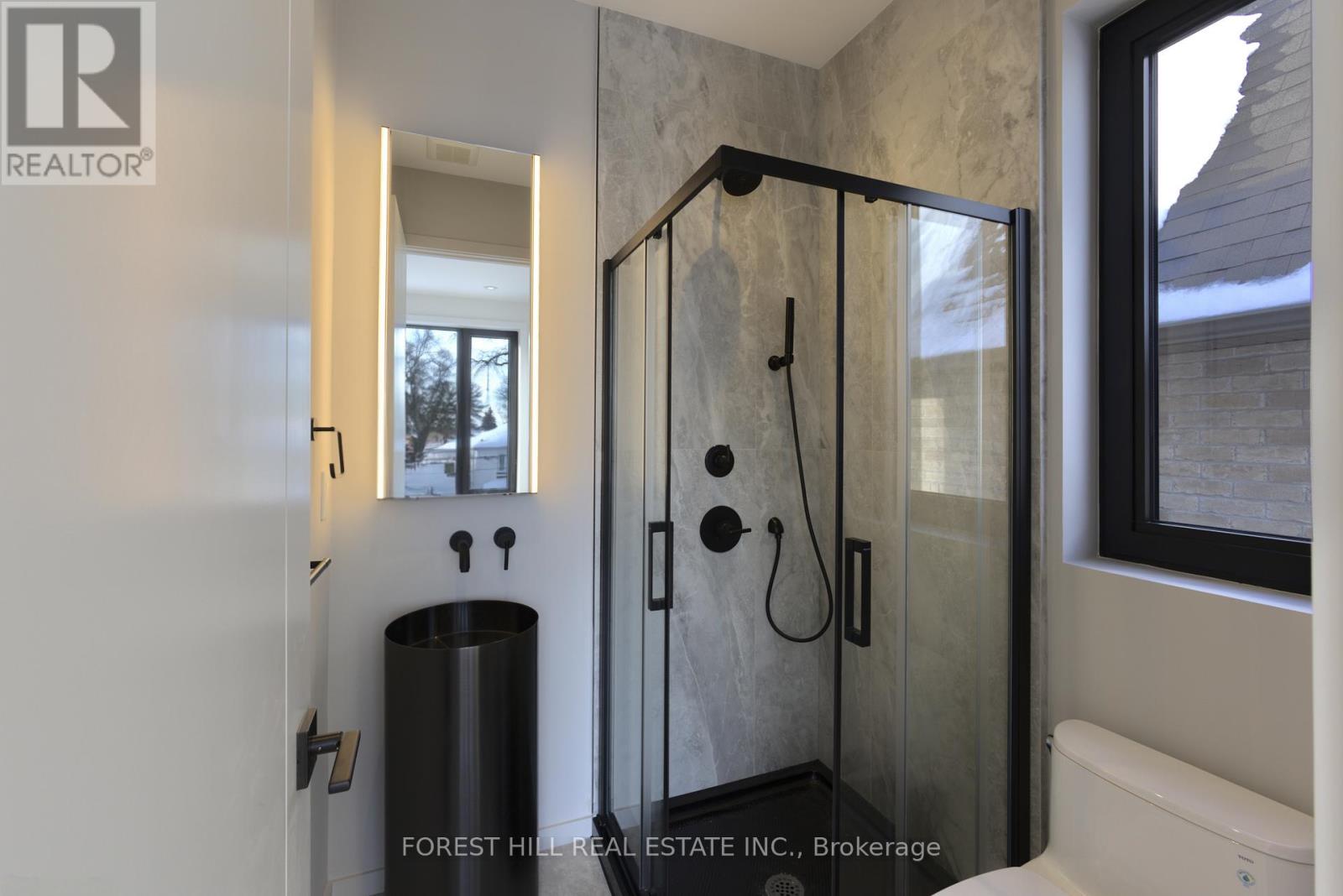 40 CAMERON AVENUE Toronto (Lansing-Westgate), ON M2N 1E1