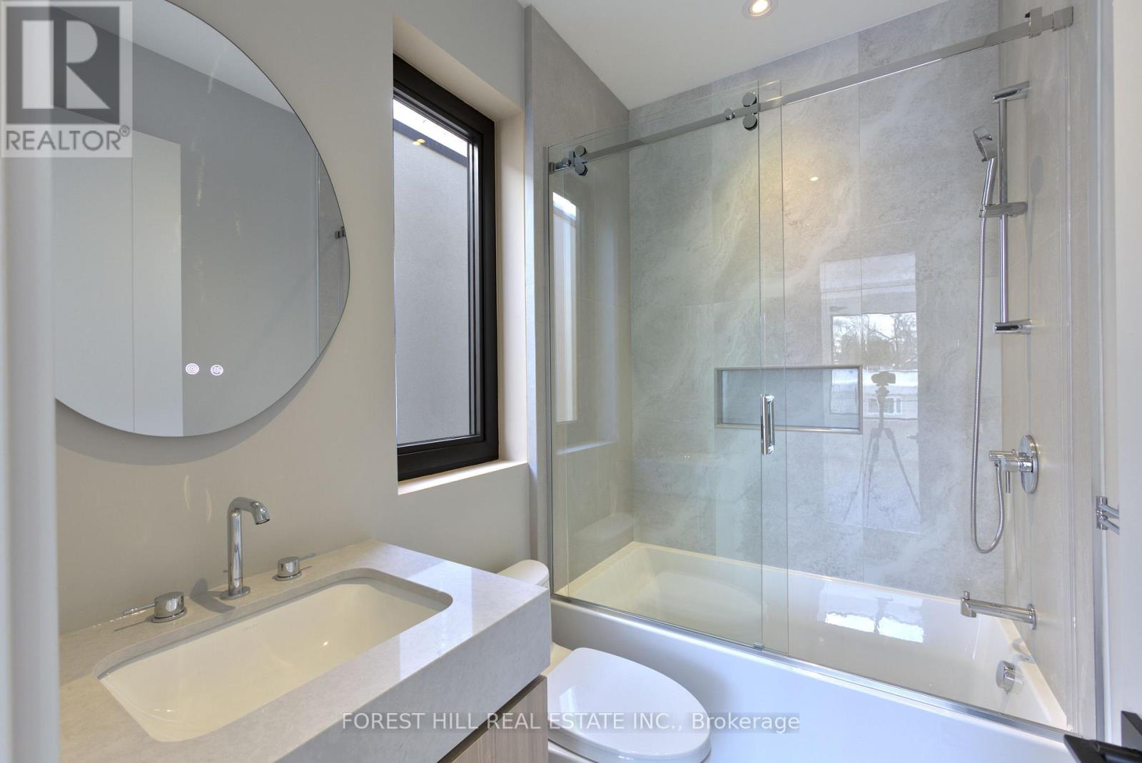 40 CAMERON AVENUE Toronto (Lansing-Westgate), ON M2N 1E1