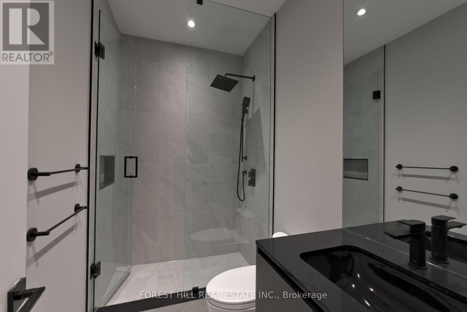 40 CAMERON AVENUE Toronto (Lansing-Westgate), ON M2N 1E1