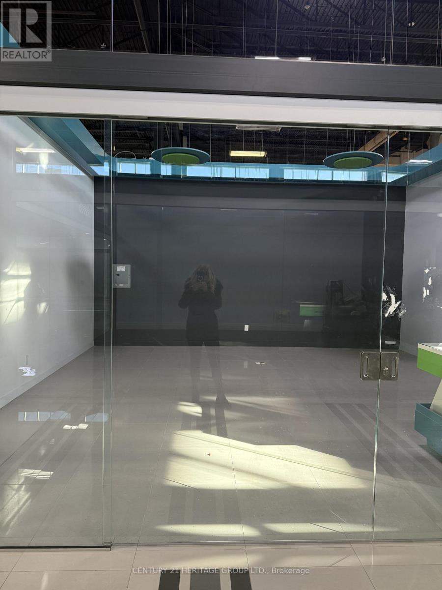 310 - 7250 Keele Street, Vaughan (Concord), Ontario  L4K 1Z8 - Photo 6 - N12788684
