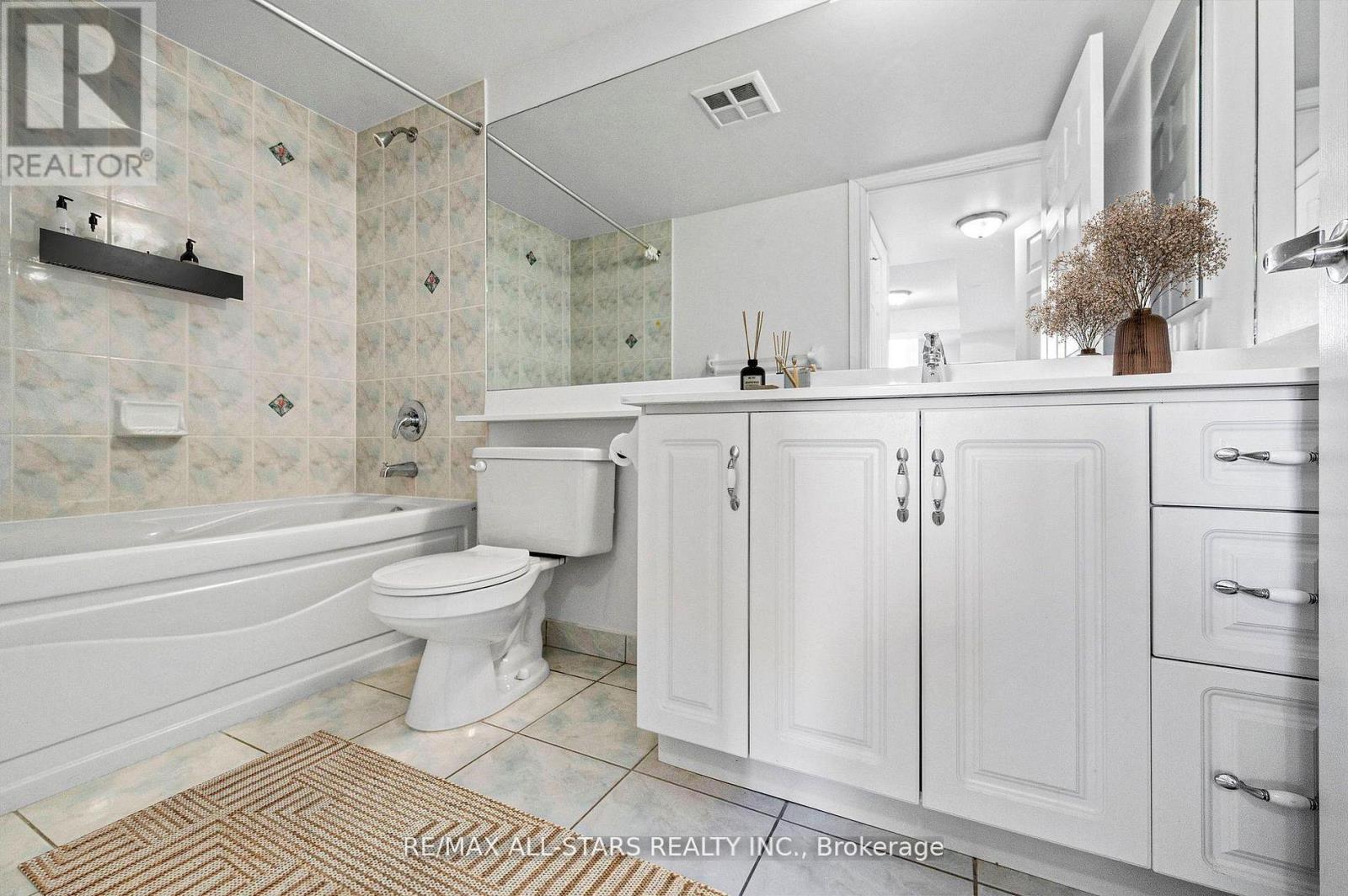 536 - 33 Cox Boulevard, Markham, Ontario  L3R 8A6 - Photo 10 - N12788688