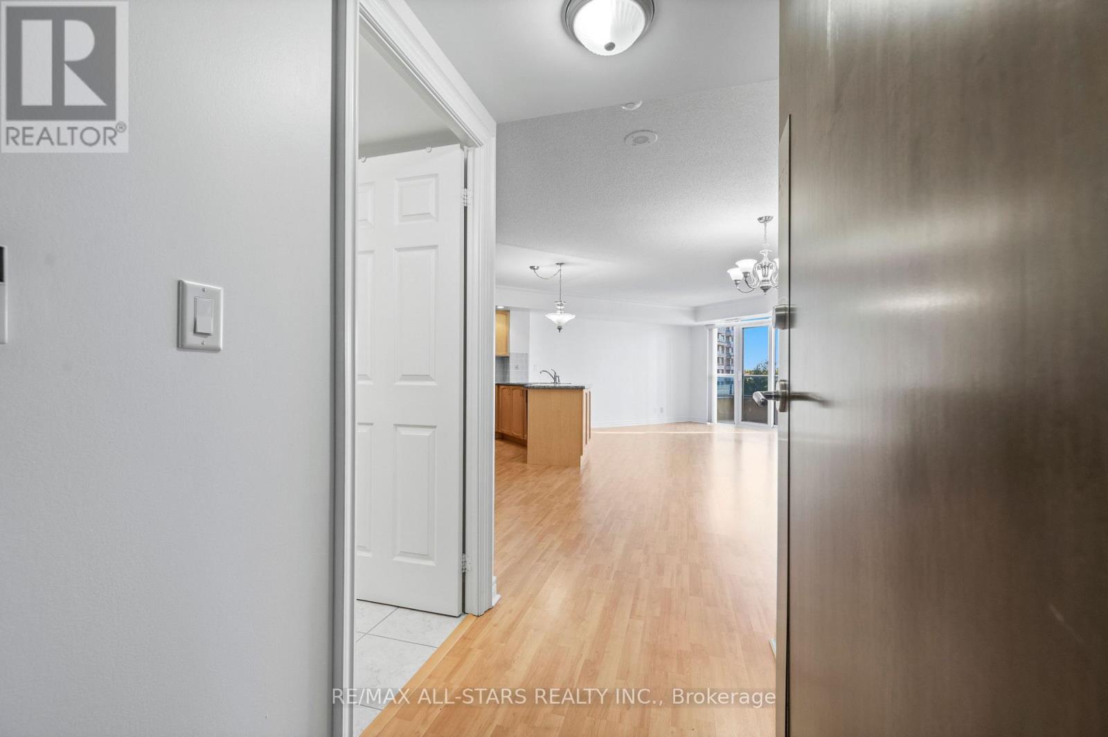 536 - 33 Cox Boulevard, Markham, Ontario  L3R 8A6 - Photo 14 - N12788688