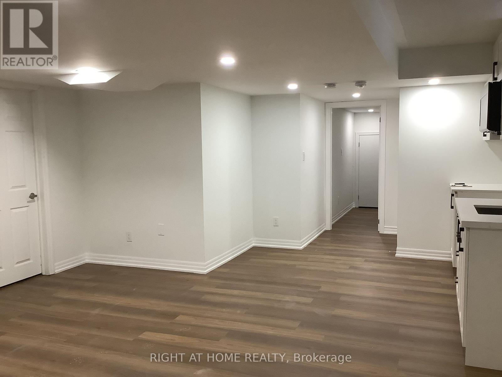 Basement - 14 Connell Drive, Georgina, Ontario  L4P 0J4 - Photo 7 - N12788694