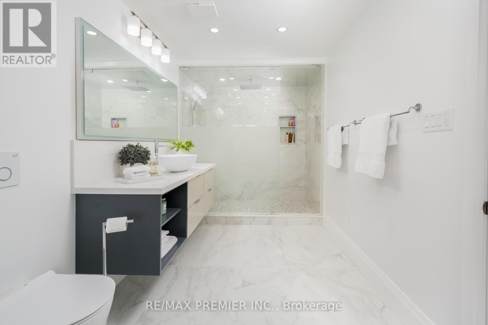 128 Clarence Street, Vaughan, Ontario  L4L 1L3 - Photo 24 - N12788706