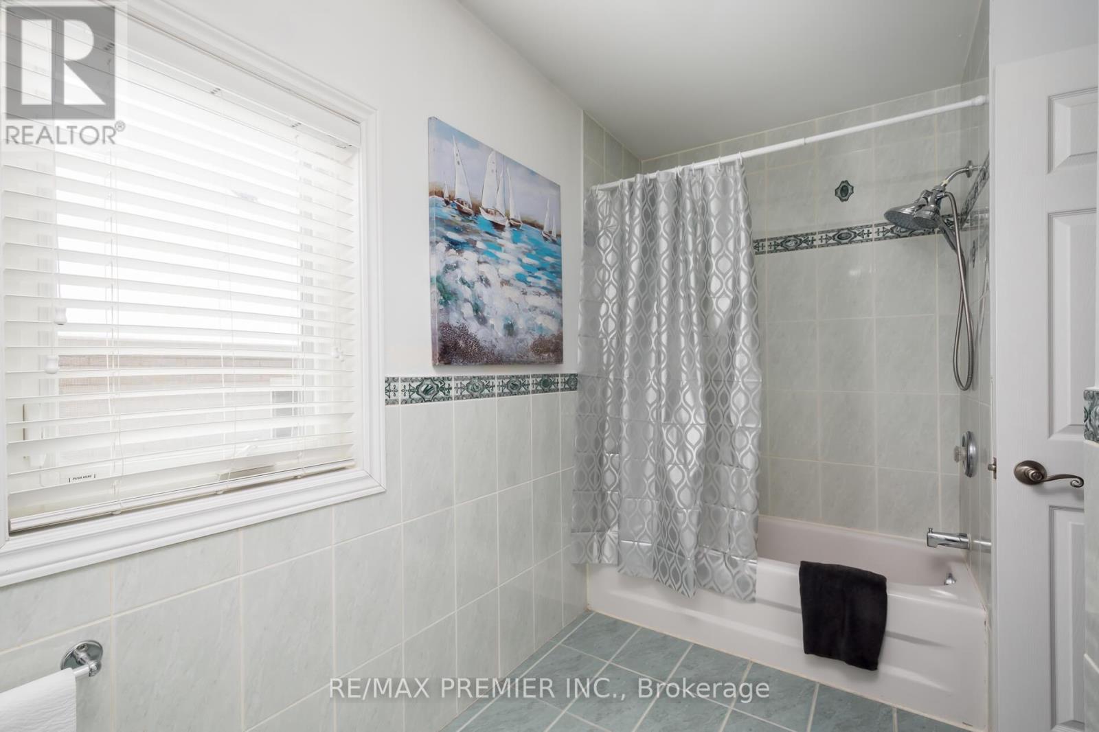 128 Clarence Street, Vaughan, Ontario  L4L 1L3 - Photo 32 - N12788706