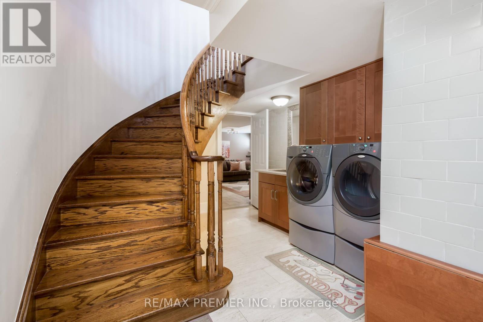 128 Clarence Street, Vaughan, Ontario  L4L 1L3 - Photo 33 - N12788706